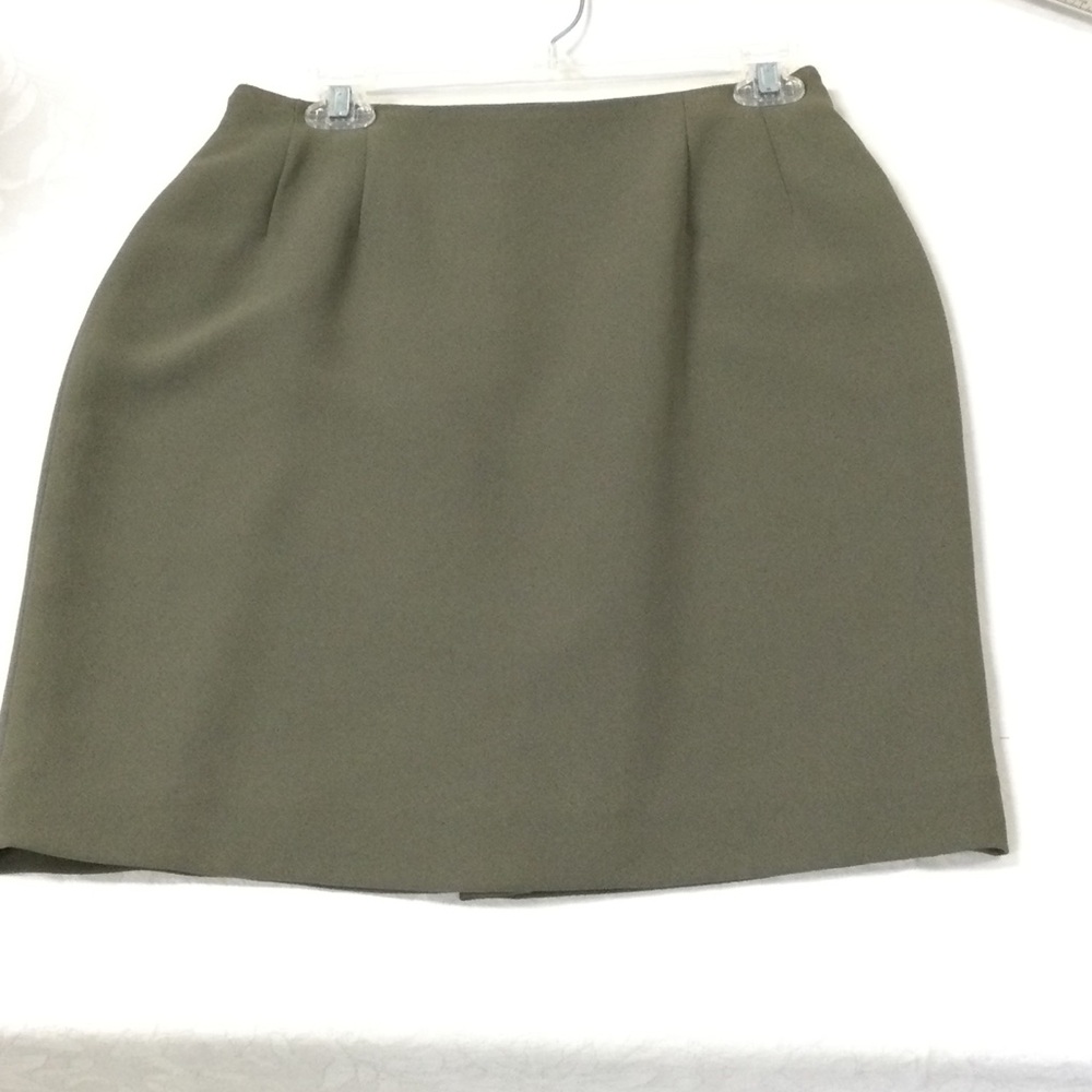 Casual Corner Green Pencil Skirt Knee-Length Work